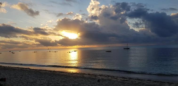 Ushongo Beach Bandas Pangani Екстериор снимка
